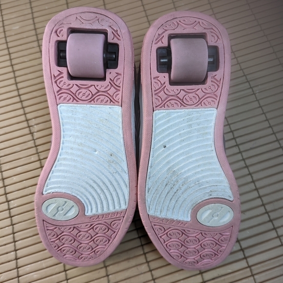 Heelys women's sz 6 gray leather wheel on heel shoes. 66pm - Picture 8 of 8